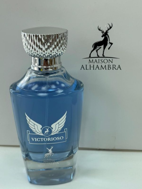 ادکلن اینوکتوس الحمرا محصولی از برند معتبر Maison Alhambra است که با الهام از شاهکار جهانی Invictus Paco Rabanne طراحی شده است.